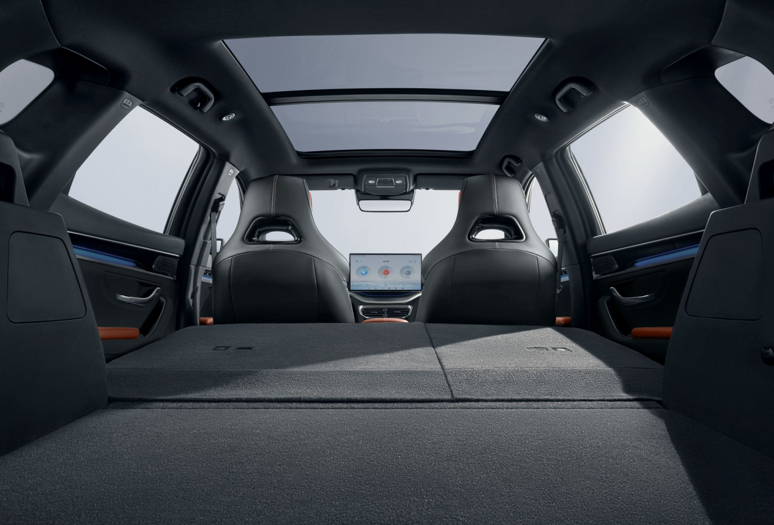 Khoang chứa đồ rộng rãi, linh hoạt