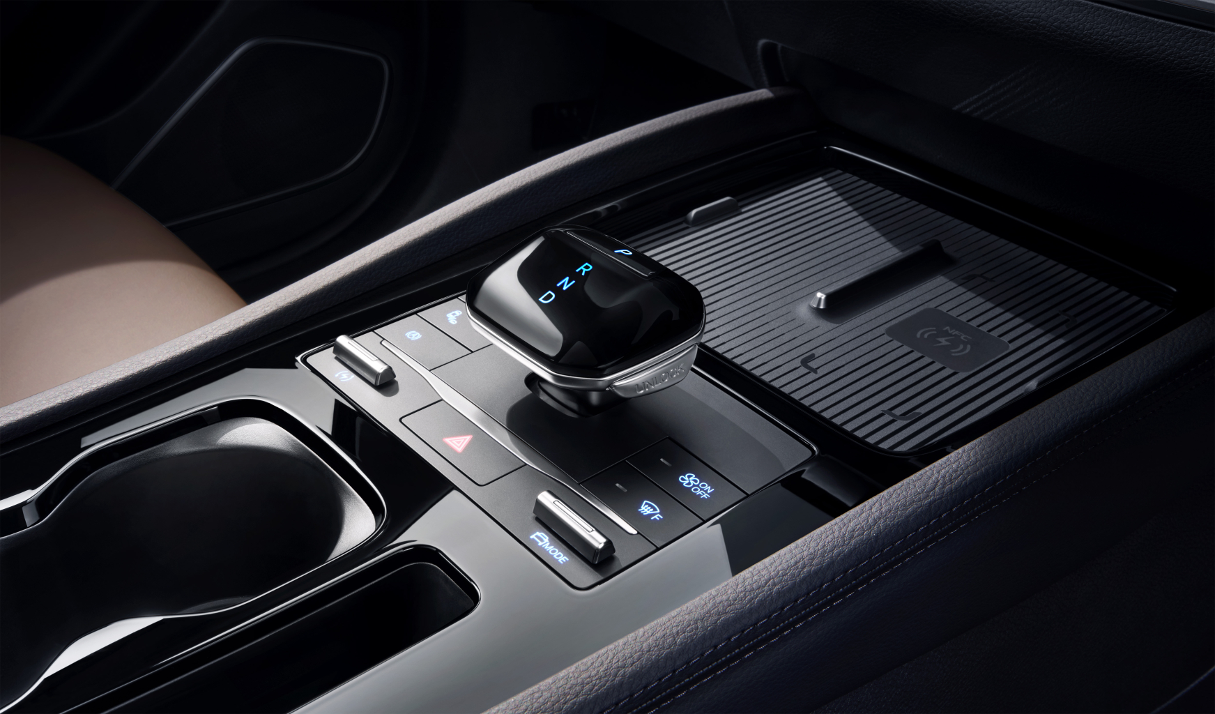 Khu vực điều khiển trung tâm hiện đại, tiện nghi